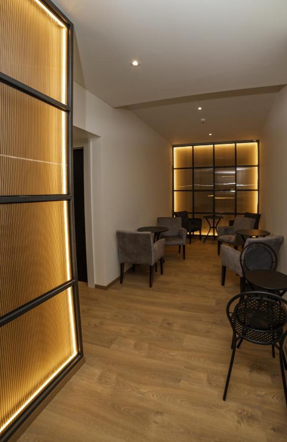 Brettania Hotel Ioánnina Eksteriør bilde